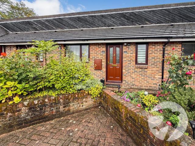 Flat for sale in Well Hall, Greater London