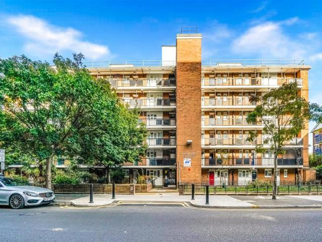 Flat for sale in St. George in the East, Greater London