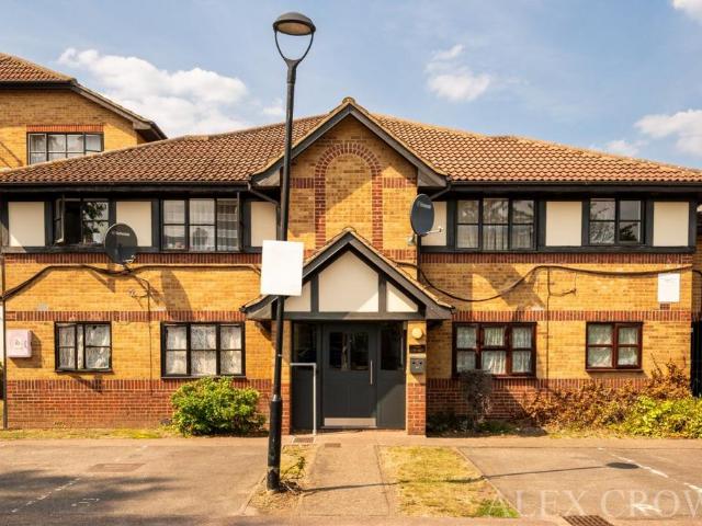 Flat for sale in Greater London
