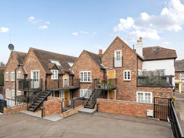 Flat for sale in Great Missenden, Buckinghamshire