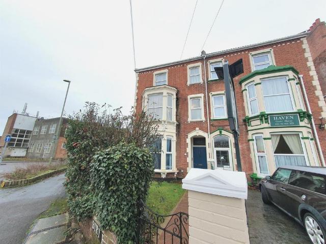 Flat for sale in Middlecroft, Hampshire