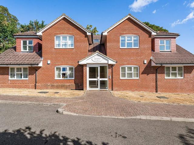Flat for sale in Pachesham Park, Surrey