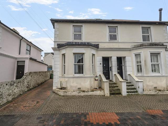 Flat for sale in St James, Sandown Park