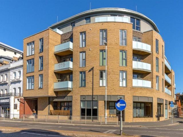 Flat for sale in Worthing, West Sussex
