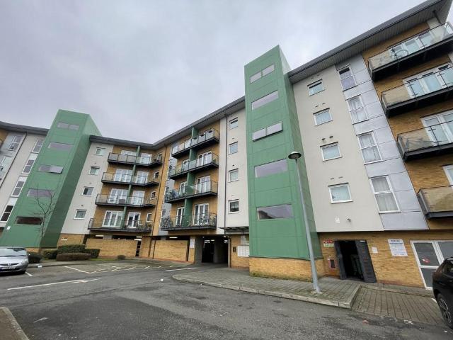 Flat for sale in Hatfield, Fretherne