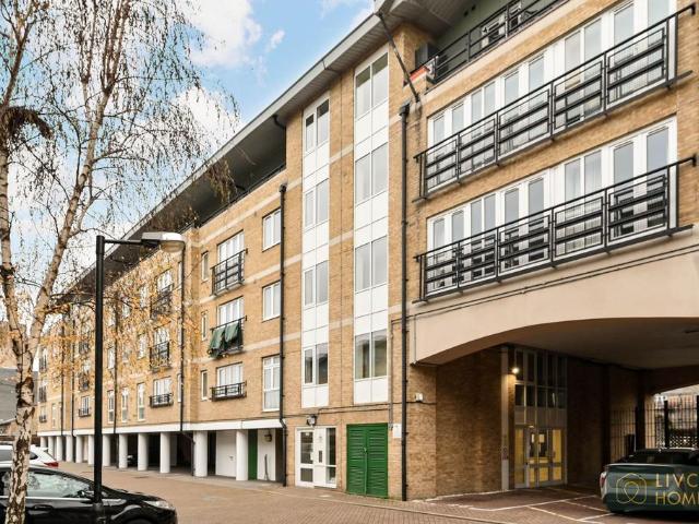 Flat for sale in Bromley-by-Bow, Poplar Grove