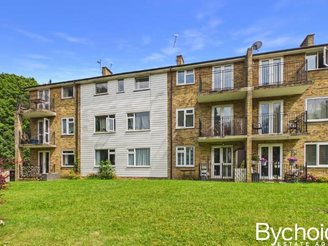 Flat for sale in Chedburgh, Suffolk