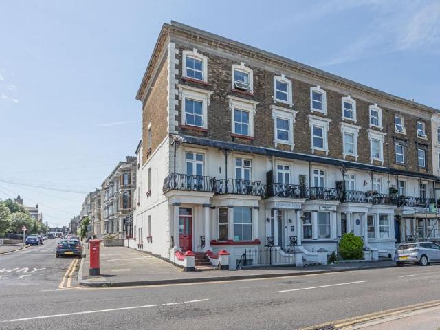 Flat for sale in Cliftonville West, Acol