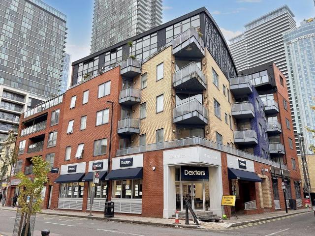 Flat for sale in Canary Wharf, Greater London