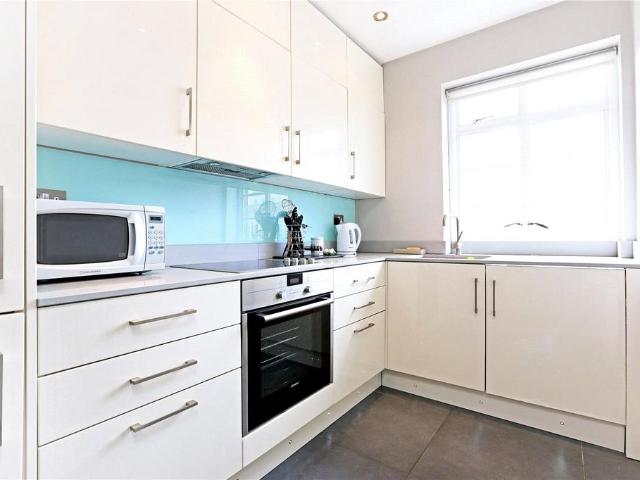 Flat for sale in Marylebone, Greater London