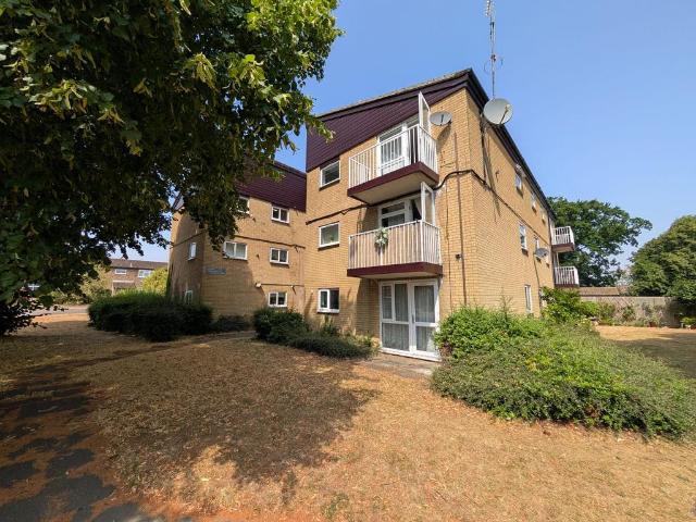 Flat for sale in Broadwater, Shephall
