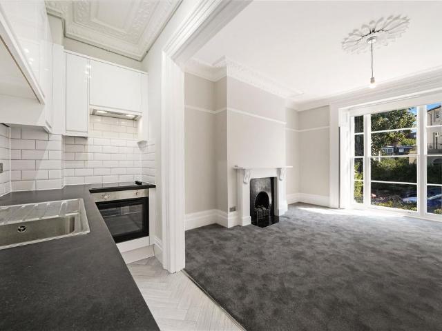 Flat for sale in South Hampstead, Greater London