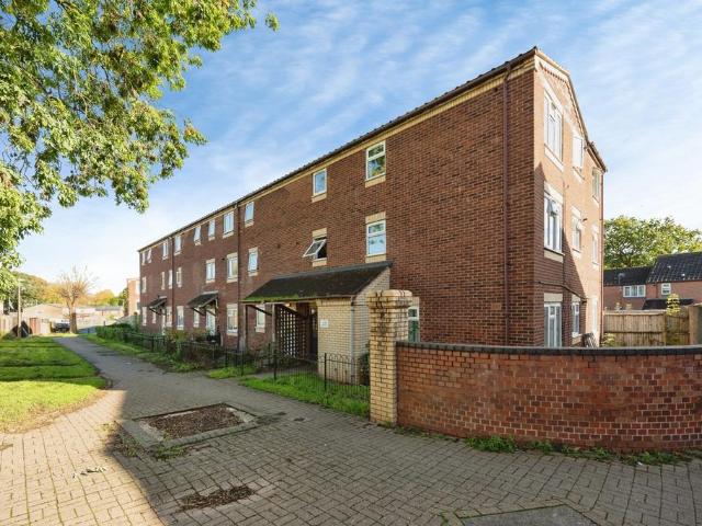 Flat for sale in Woodrow, Redditch