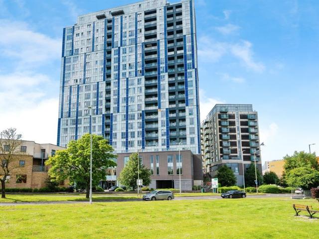 Flat for sale in The Image, Pouchen End