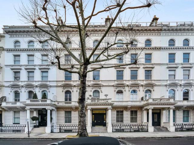 Flat for sale in South Kensington, Isle Of Man