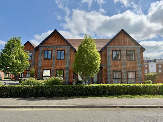 Flat for sale in Berrick Salome, Oxfordshire