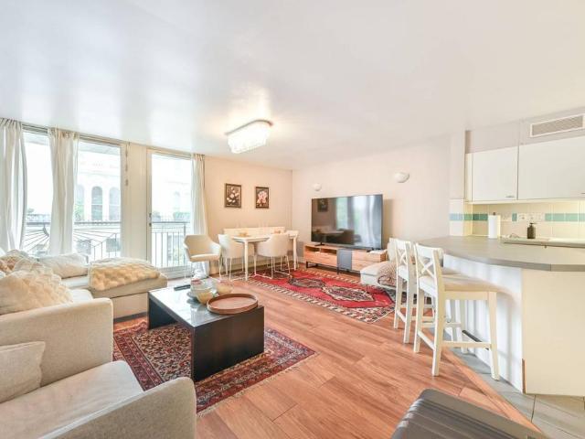 Flat for sale in Bayswater, Greater London