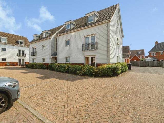 Flat for sale in Diss, Burgh St Peter