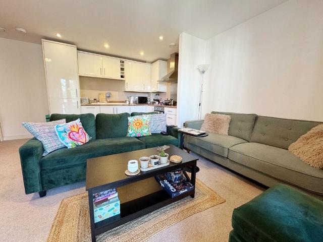 Flat for sale in Sudbury, Greater London