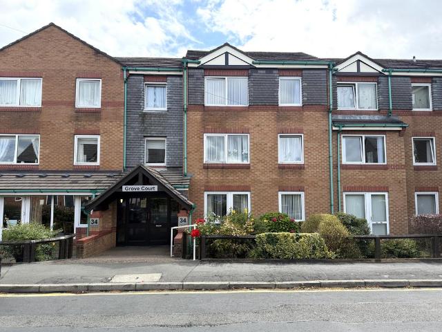 Flat for sale in Hazel Grove, Greater Manchester
