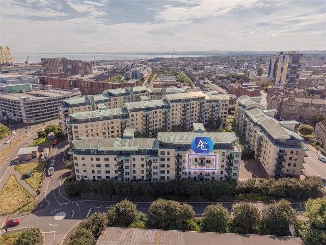 Flat for sale in North Leith, Leith