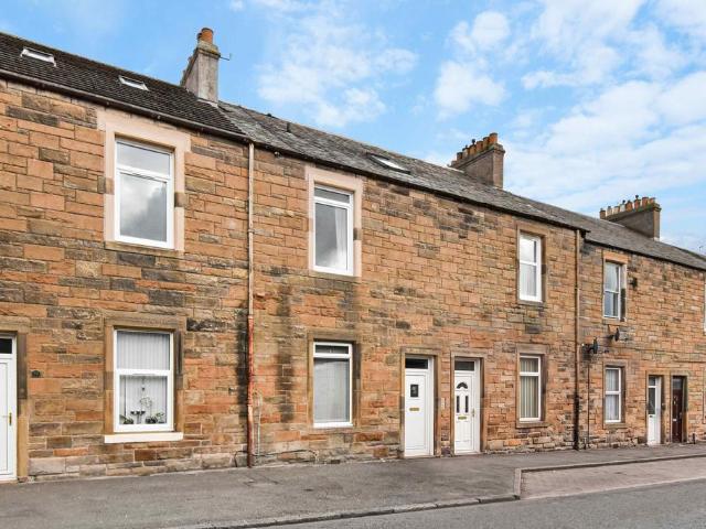 Flat for sale in Winchburgh, Scotland