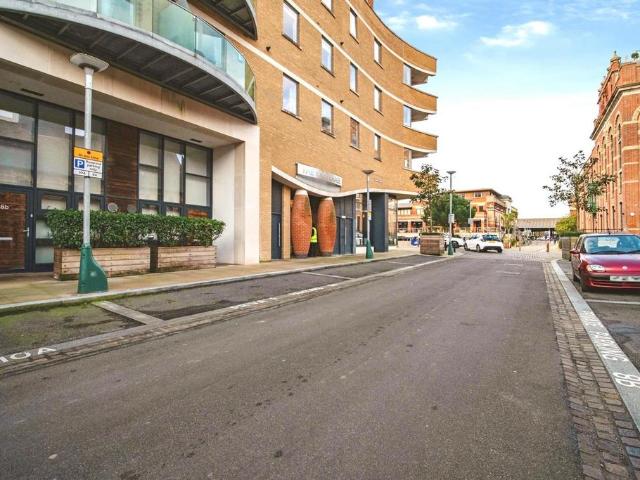 Flat for sale in Fordington