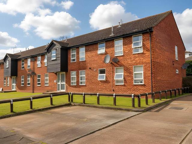 Flat for sale in Essex