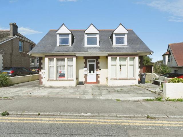 Flat for sale in Newquay, Cornwall