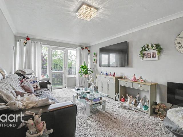 Flat for sale in Swanscombe and Greenhithe, Monks Orchard