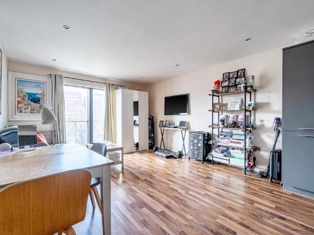 Flat for sale in Barnsbury, Greater London