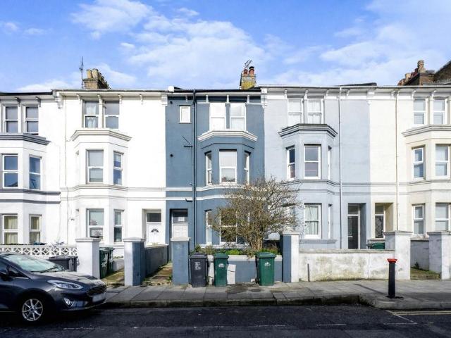 Flat for sale in Queen's Park, Brighton & Hove