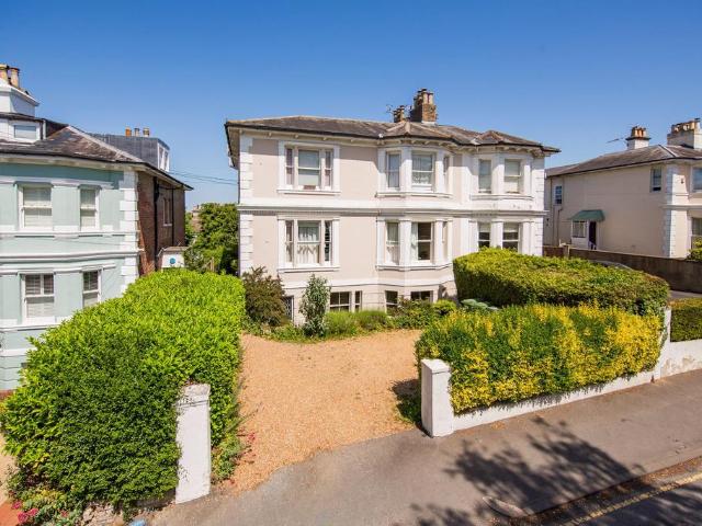 Flat for sale in St James, Sandown Park