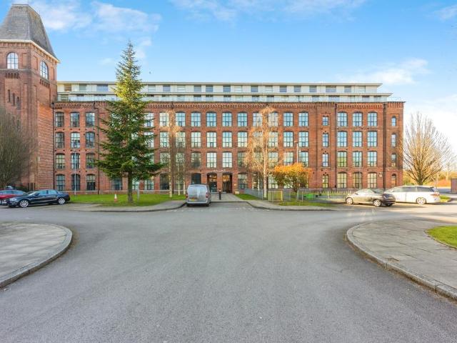Flat for sale in Reddish, Greater Manchester