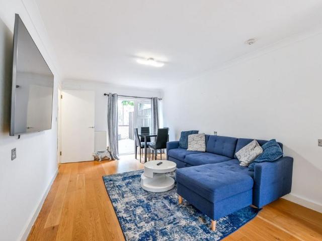Flat for sale in Barnsbury, Greater London