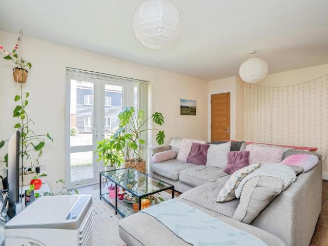 Flat for sale in Spring Vale, Hampshire