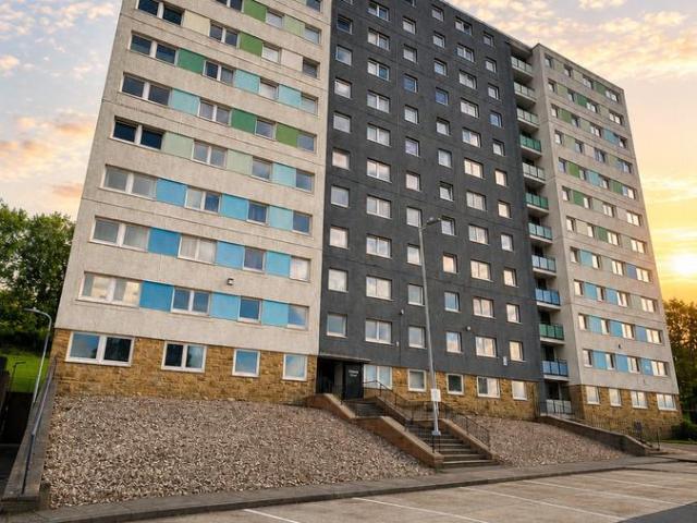 Flat for sale in Long Lee, West Yorkshire