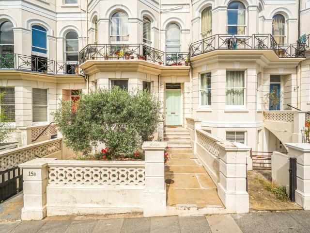 Flat for sale in Brunswick