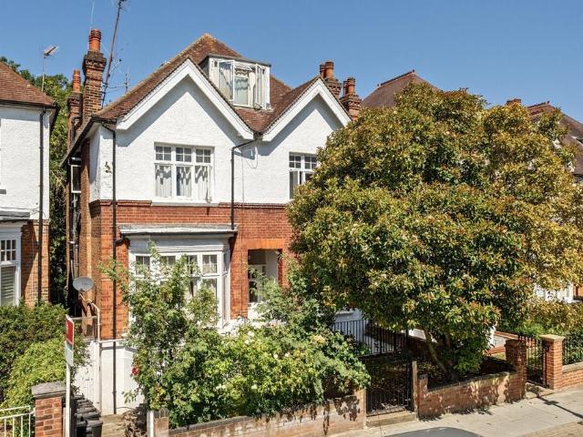 Flat for sale in Putney, Greater London