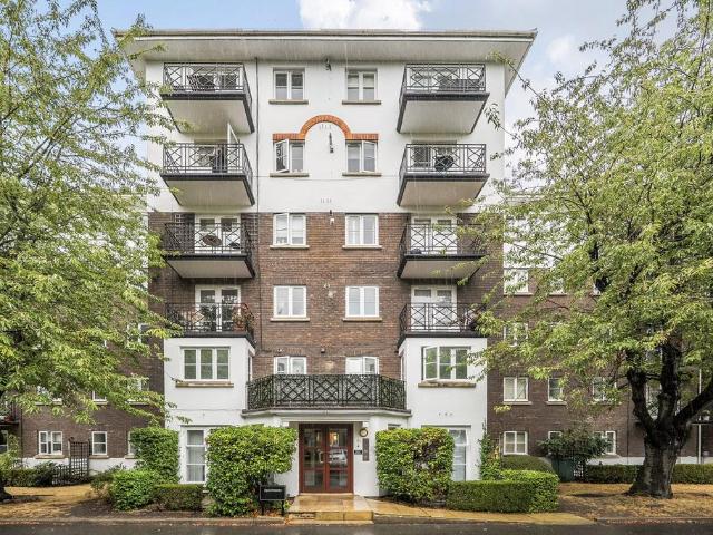 Flat for sale in West Kensington, Greater London