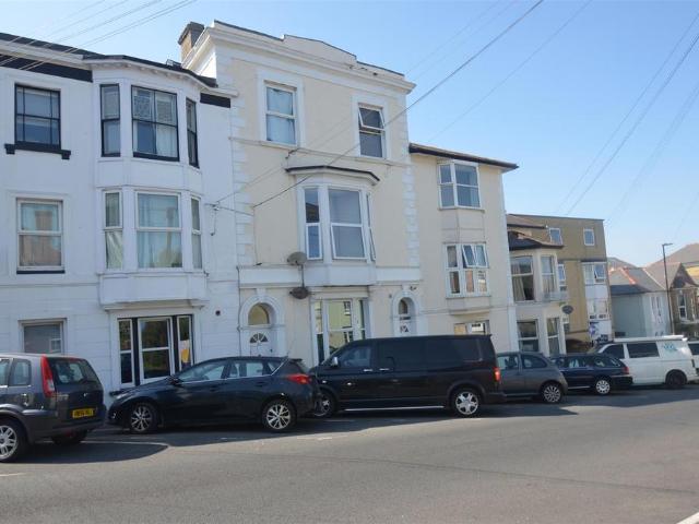 Flat for sale in Weeks, Ryde