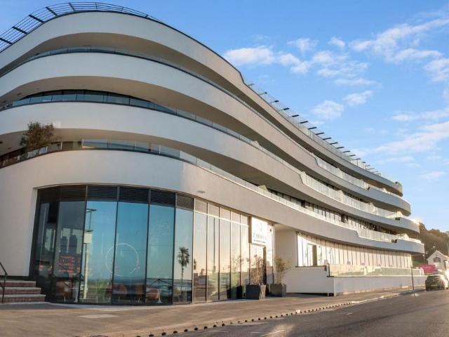 Flat for sale in Alton Barnes, Essex