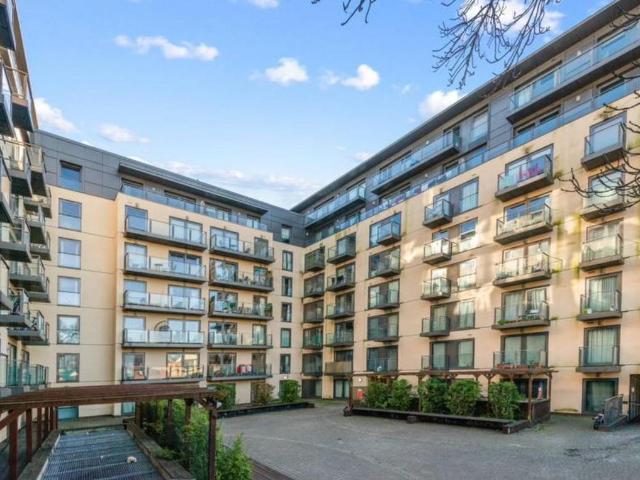Flat for sale in Slough