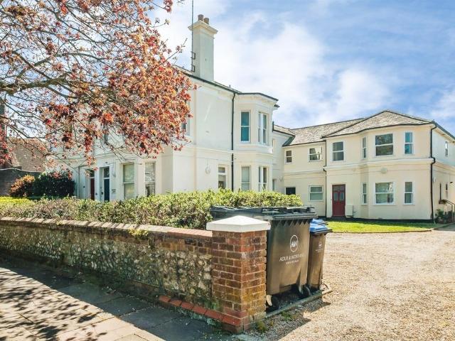 Flat for sale in West Worthing, Worthing