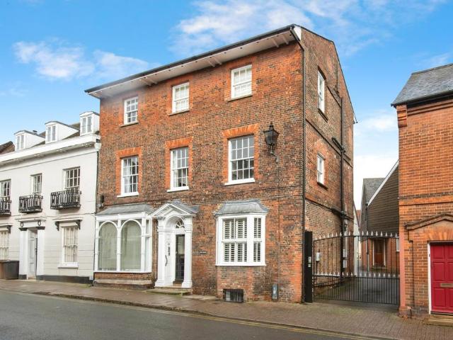 Flat for sale in King's Walden, Hertfordshire