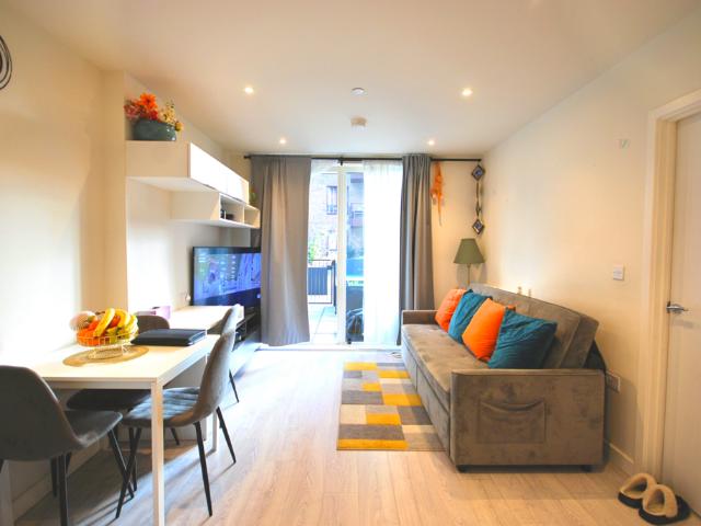 Flat for sale in Kodak, Greater London