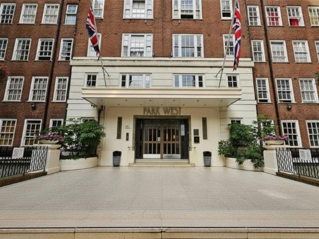 Flat for sale in Paddington, Greater London