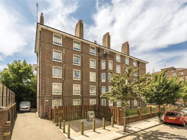 Flat for sale in Bethnal Green, Greater London