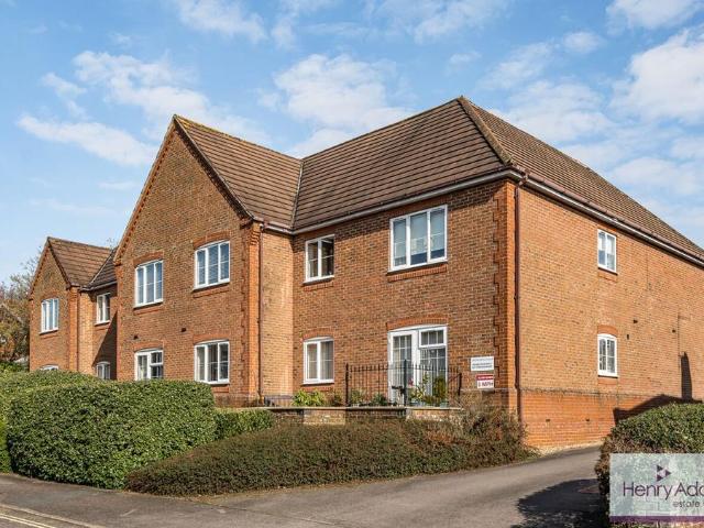 Flat for sale in Petersfield, Bolton Low Houses