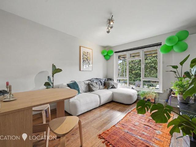 Flat for sale in South Tottenham, Greater London